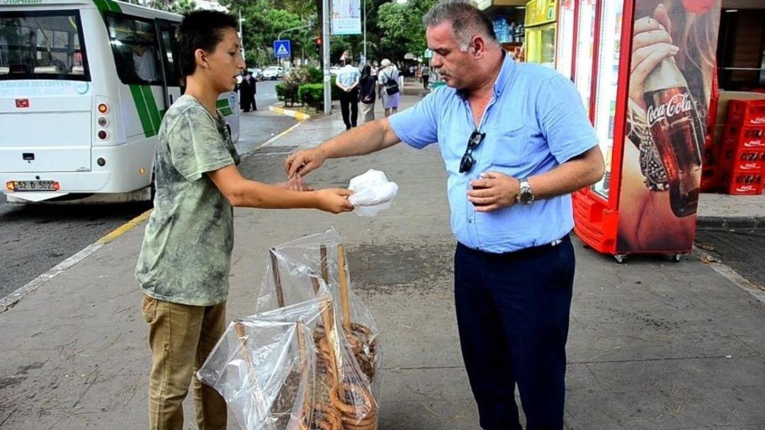 K&uuml;&ccedil;&uuml;k Omuzlarında B&uuml;y&uuml;k Y&uuml;k