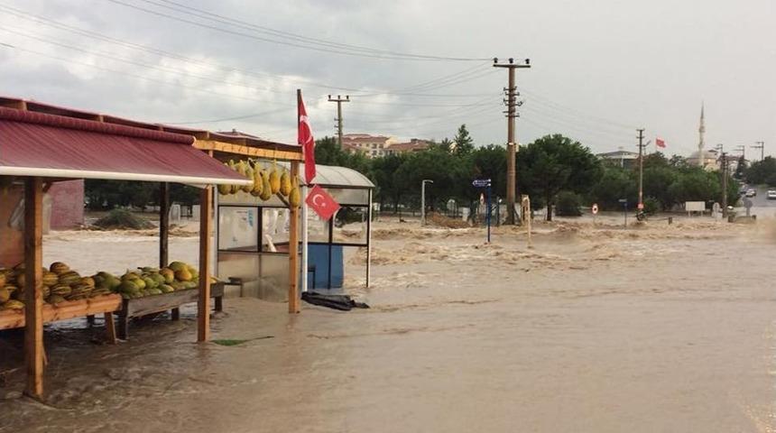 Ergene&rsquo;yi Şiddetli Yağış Vurdu