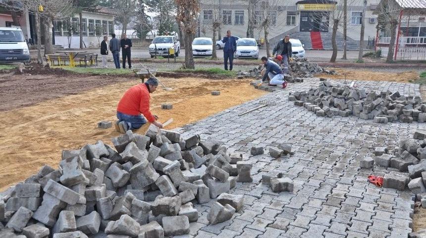 Okul Bah&ccedil;esinde &Ccedil;evre D&uuml;zenlemesi Yapıldı