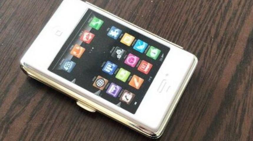 Cep Telefonu Kapağına Gizlenmiş Tarihi Eser Ele Ge&ccedil;irildi