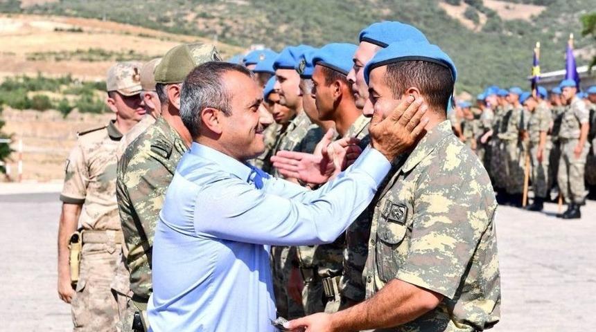 Vali Sonel Ve Korgeneral Erbaş, Komandolarla Bayramlaştı