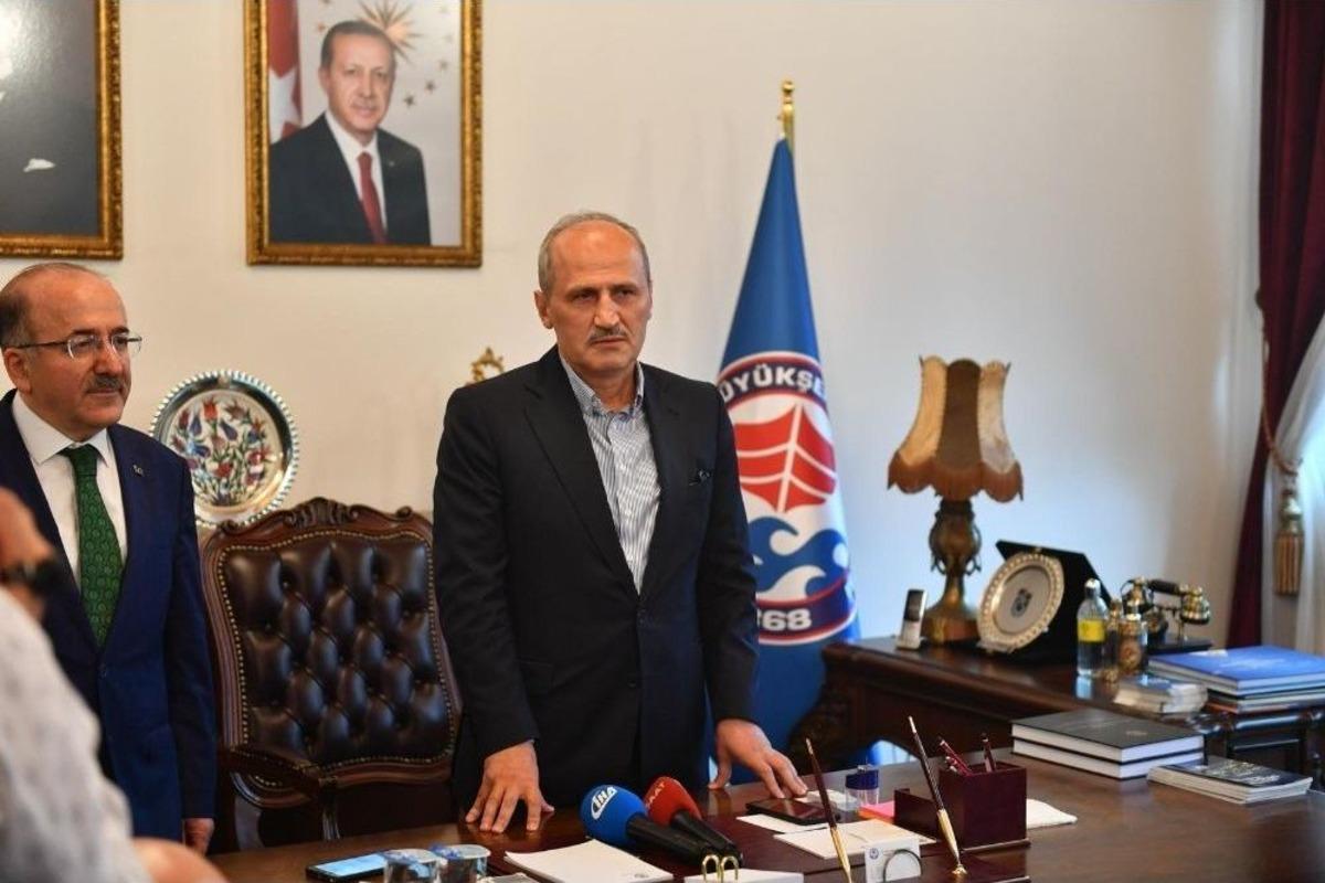 Bakan Turhan: "&uuml;lkemiz &Ccedil;ok Kritik G&uuml;nlerden Ge&ccedil;iyor"