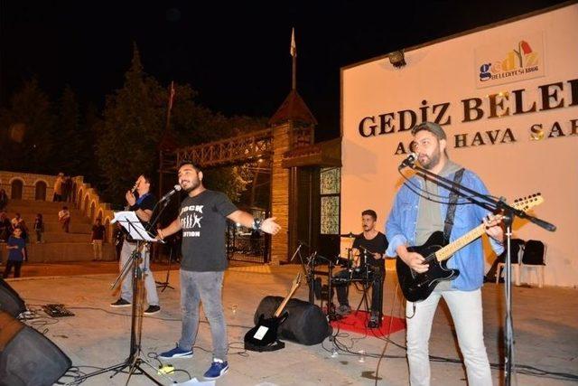 Gediz Tarhana Festivalinde Bisiklet Show Ve Halk Konseri