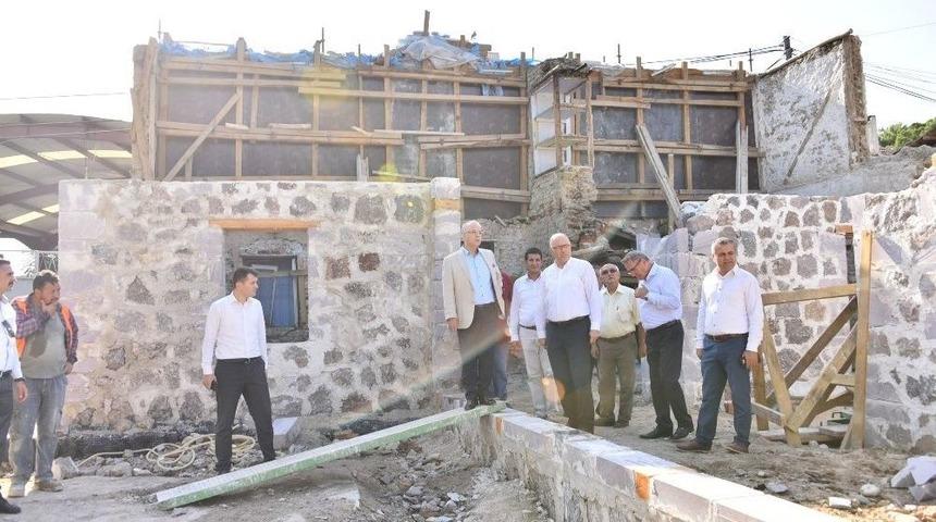 Salihli Atat&uuml;rk Evi&rsquo;nde Restorasyon Devam Ediyor