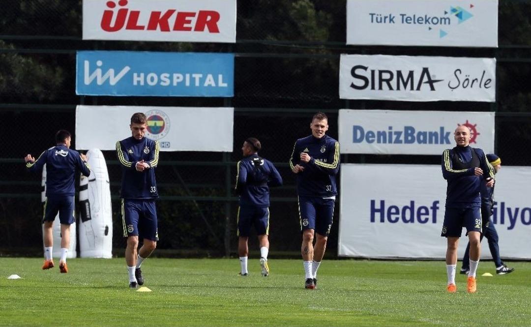 Fenerbah&ccedil;e, Derbi Hazırlıklarını S&uuml;rd&uuml;rd&uuml;