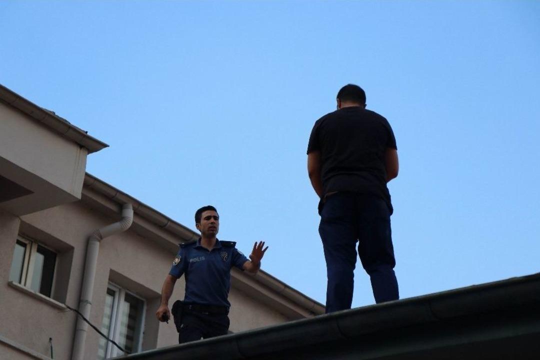 (&ouml;zel) &rsquo;bana Sarılacaksın&rsquo; Dedi, İntihardan Vazge&ccedil;irdi