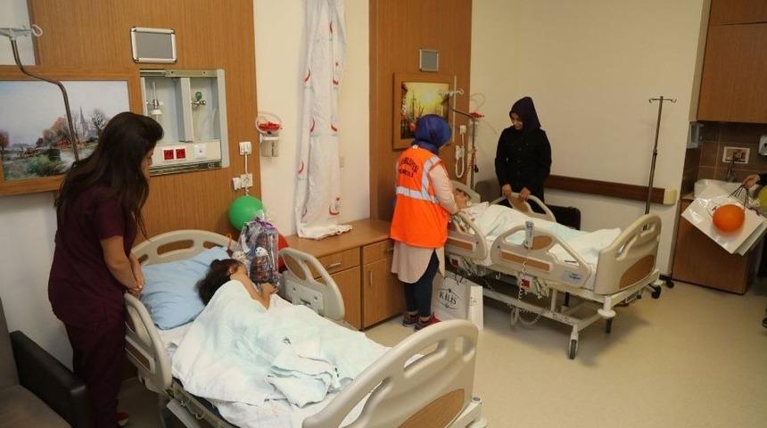 Kilis Belediyesi Hasta &Ccedil;ocukları Unutmadı