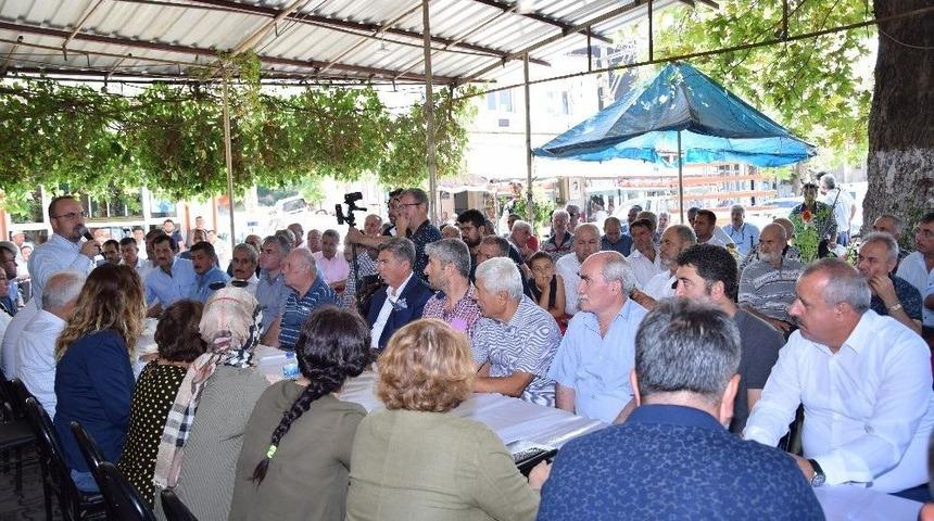 Ak Parti Grup Başkanvekili B&uuml;lent Turan Hemşehrileriyle Bayramlaştı