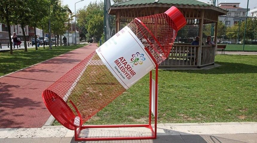 &Ccedil;evre İ&ccedil;in Pet Şişeler Kumbaraya