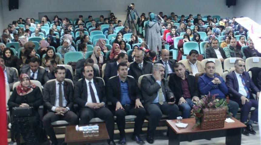 Muradiye’de Şiir Ve Müzik Dinletisi