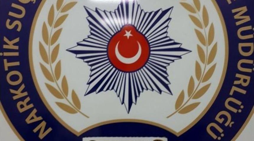 Uyuşturucu Satıcısı Su&ccedil;&uuml;st&uuml; Yakalandı