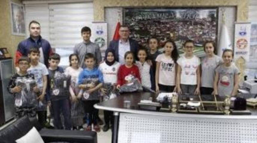 Vezirhanlı Atletler Ankara Yolcusu