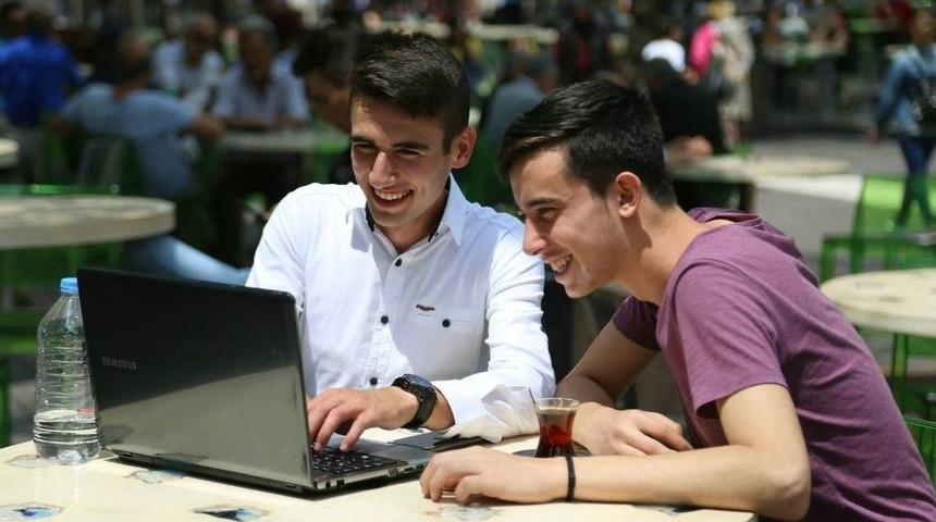 Ücretsiz İnternet Hizmeti Beğeni Topluyor