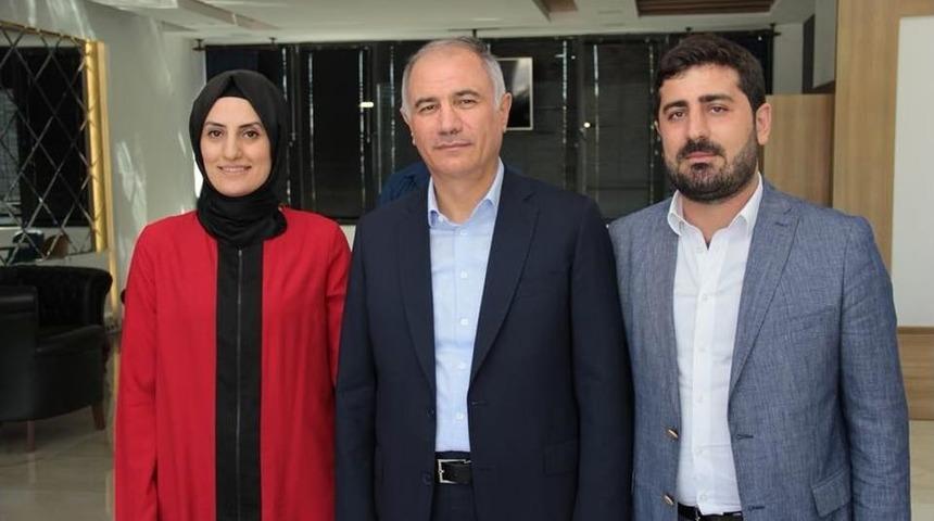 Siyaset&ccedil;i Ve B&uuml;rokratlardan Oluşan Heyet K&uuml;rs&uuml;başı Okuma Ve K&uuml;lt&uuml;r Evi&rsquo;ni Ziyaret Etti