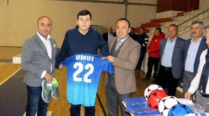 Maramarabirlik&rsquo;ten Engelli Sporculara Malzeme Desteği