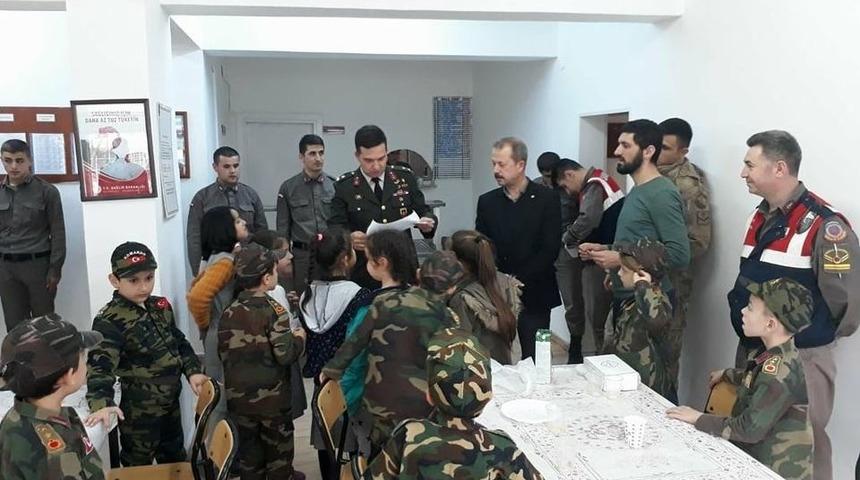 Miniklerden Mehmet&ccedil;iğe Mektup