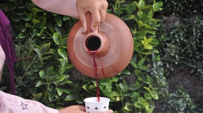 Tarihi Şeritte Osmanlı Şerbeti Ve Lokum İkramı