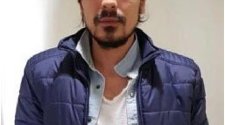 Kadık&ouml;y&rsquo;de Baş&ouml;rt&uuml;l&uuml; Kadına Saldıran Zanlı Yakalandı