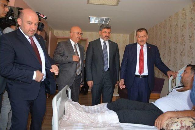 Ak Parti Afyonkarahisar Heyetinden Başkan Ünlü’ye Geçmiş Olsun Ziyareti