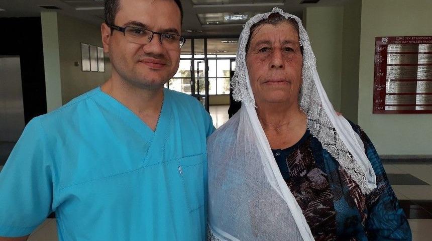 Boğazındaki Tiroitten 38 Yıl Sonra Kurtuldu