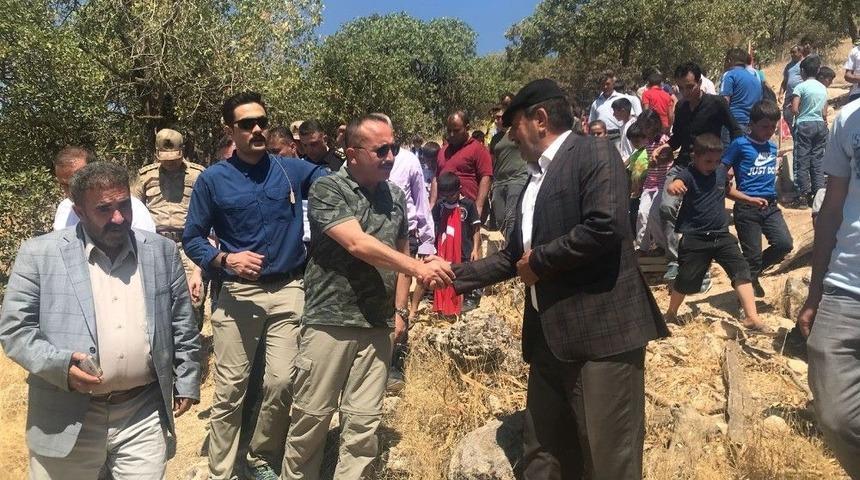 Vali Şehit Yakınlarını Yalnız Bırakmadı