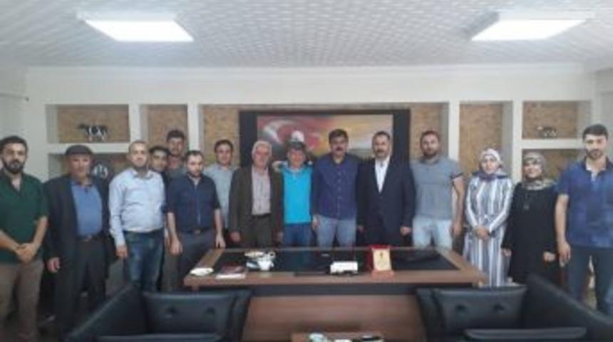 Aydın&rsquo;dan, Ge&ccedil;miş D&ouml;nem İl Başkanlarına Plaket