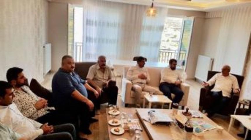 Mkyk &Uuml;yesi Miroğlu Mardin&rsquo;de Hemşerileri İle Bayramlaştı