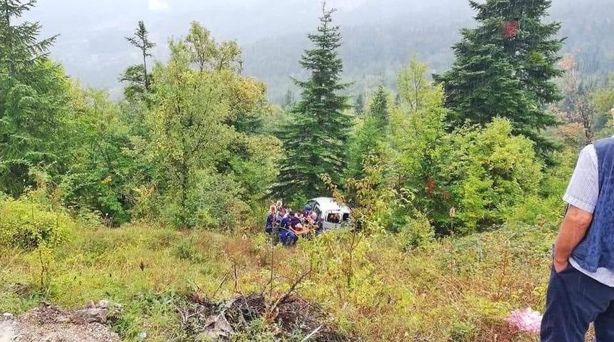 Yoldan Çıkan Otomobil Şarampole Yuvarlandı: 4 Yaralı