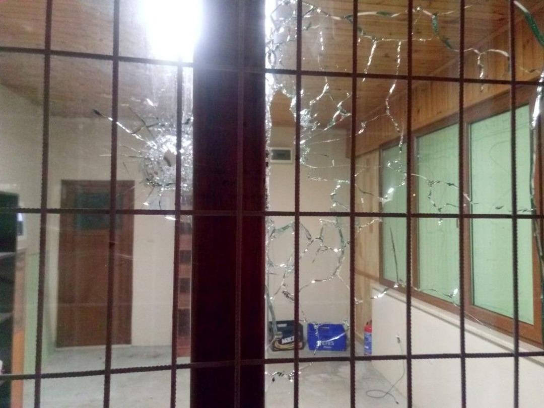 &Ouml;nce Kurşunladılar, Sonra Kundakladılar