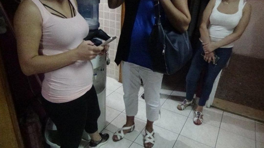 (&ouml;zel Haber) Masaja Gidip Ahlak Polisi Tarafından Karşılandılar