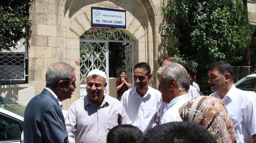 Haliliye Belediyesi Caminin Halılarını Yeniledi