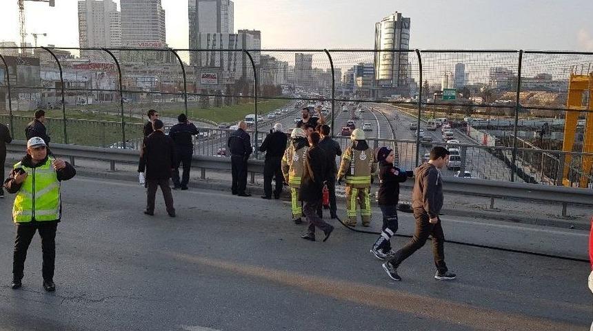 Basın Ekspres Yolu &Uuml;zerinde İntihar Girişimi... Yanmaktan Son Anda Kurtarıldı