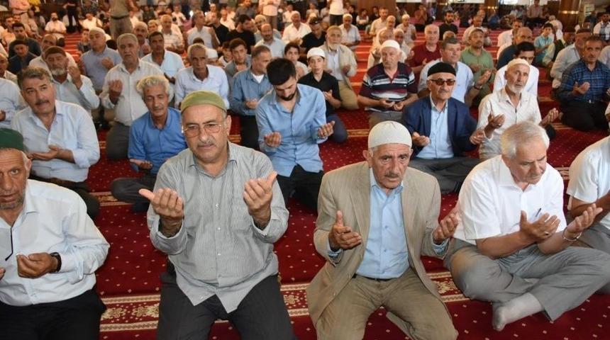 Bedi&uuml;zzaman Sevdalıları Van&rsquo;da Buluştu