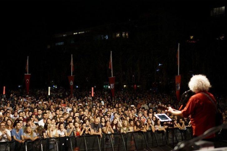 Konak’ta Yeni Türkü İle Kurtuluş Coşkusu G2