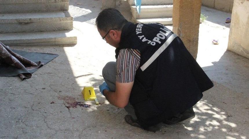 Balkondan D&uuml;şen Suriyeli &Ccedil;ocuk Ağır Yaralandı