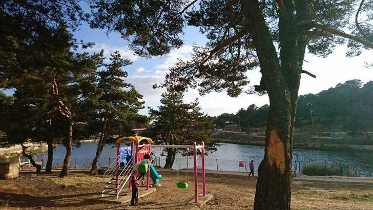 Eriklice Düzü Göleti Doğa Manzarası İle Ziyaretçilerini Hayran Bırakıyor G4