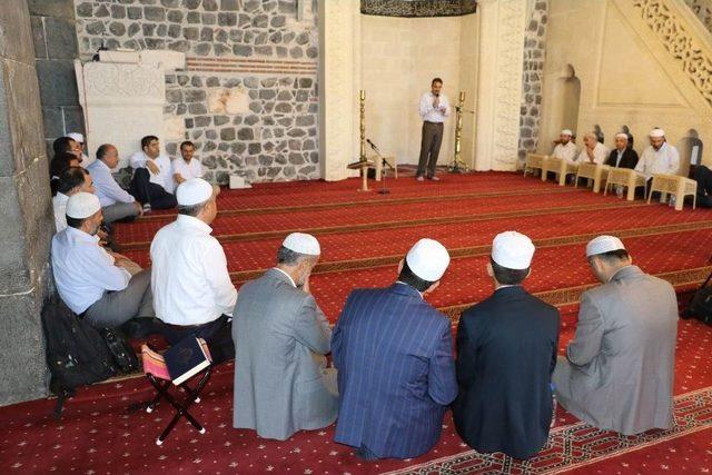 Diyarbakır&rsquo;da Kur&rsquo;an-ı Kerim&rsquo;i G&uuml;zel Okuma Yarışması 1