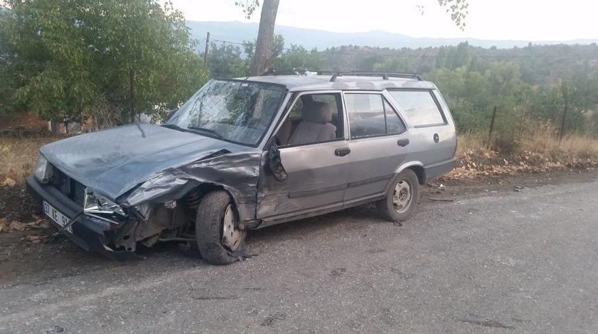 Kastamonu&rsquo;da İki Otomobil &Ccedil;arpıştı: 1 Yaralı