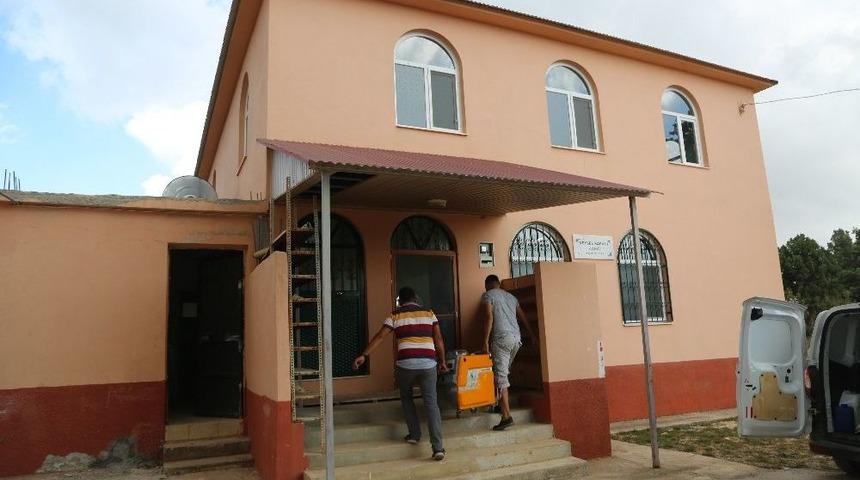 Erdemli&rsquo;de İbadethaneler Periyodik Olarak Temizleniyor