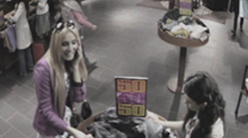 Sosyete G&uuml;zelinin Alışveriş D&uuml;ellosu!