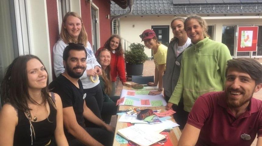 Ag&uuml;&rsquo;l&uuml; &Ouml;ğrenciler Almanya&rsquo;da Gen&ccedil;lik Zirvesi&rsquo;ne Katıldı