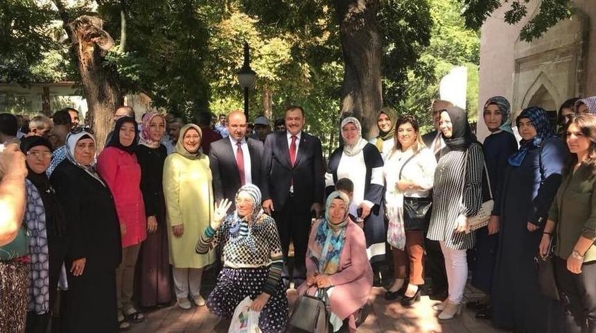 Ak Parti Afyonkarahisar Heyeti Taş Medrese&rsquo;de Bayramlaştı