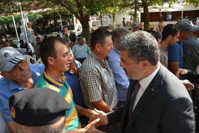 Ak Parti Afyonkarahisar Heyeti Taş Medrese’de Bayramlaştı