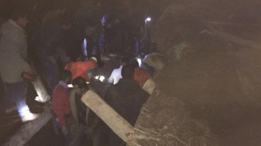 Tekman&rsquo;da Ahır &Ccedil;&ouml;kt&uuml;, 57 Hayvan Telef Oldu