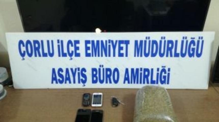 L&uuml;ks Otomobilde Uyuşturucu Ele Ge&ccedil;irildi