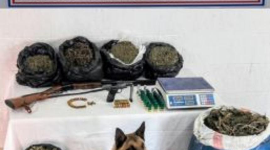 Denizli&rsquo;de &rsquo;evlat&rsquo;ın Yardımıyla Uyuşturucu Ele Ge&ccedil;irildi