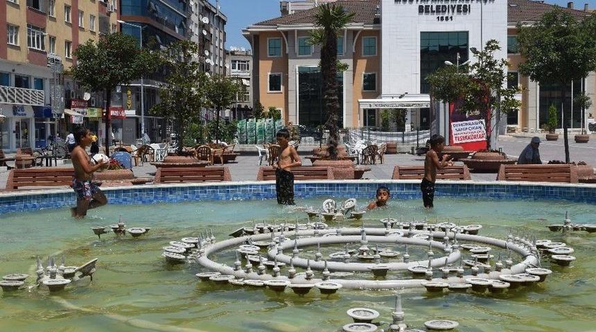 Çocukların Tehlikeli Havuz Keyfi