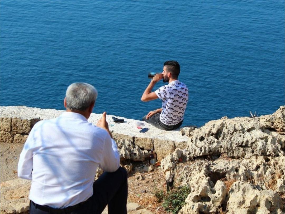 Antalya&rsquo;da Falezlerde Silahlı İntihar Girişimi