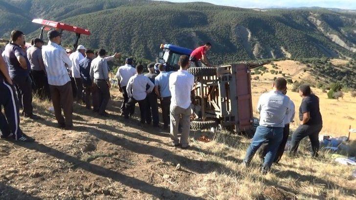 Piknik Yolunda Traktör Devrildi: 25 Yaralı G3