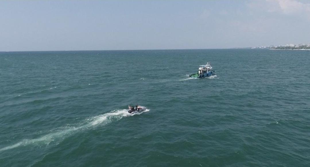 Denize D&uuml;şen Helikopterin Tekeri Bulundu